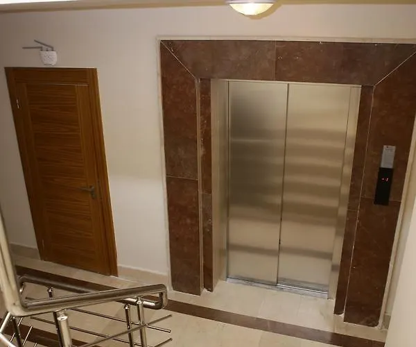 Aden Apart فندق *